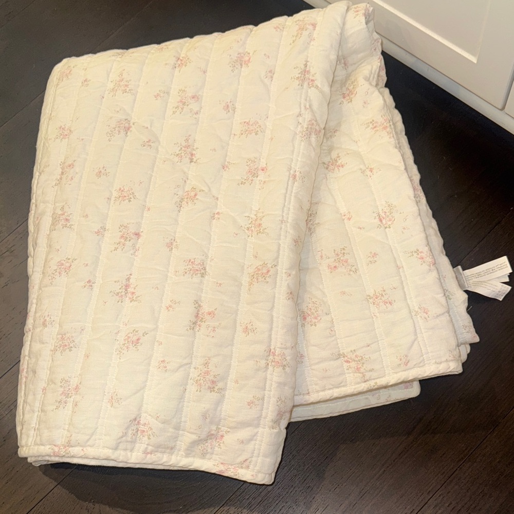 Rare 2020 Zara Cotton and Linen Floral Quilt